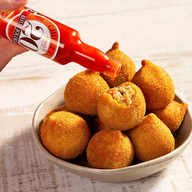 coxinha-com-molho-de-pimenta-bhut-jolokia-chilli-code-20-bombay